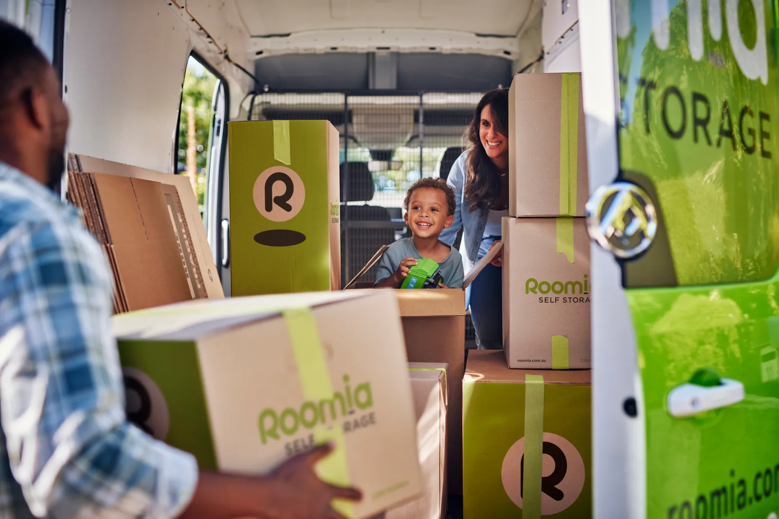 Roomia Storage Solutions campaign